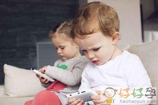 孩子总爱玩手机怎么办 史上最牛的4个方法绝对有效