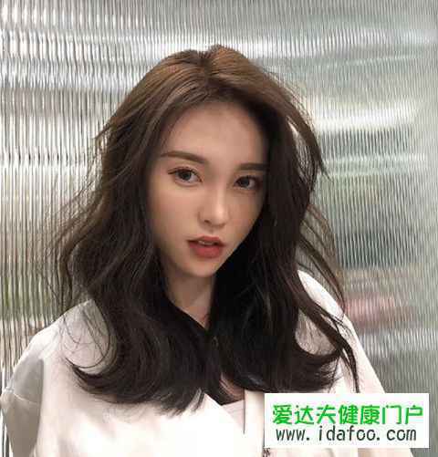 发型女