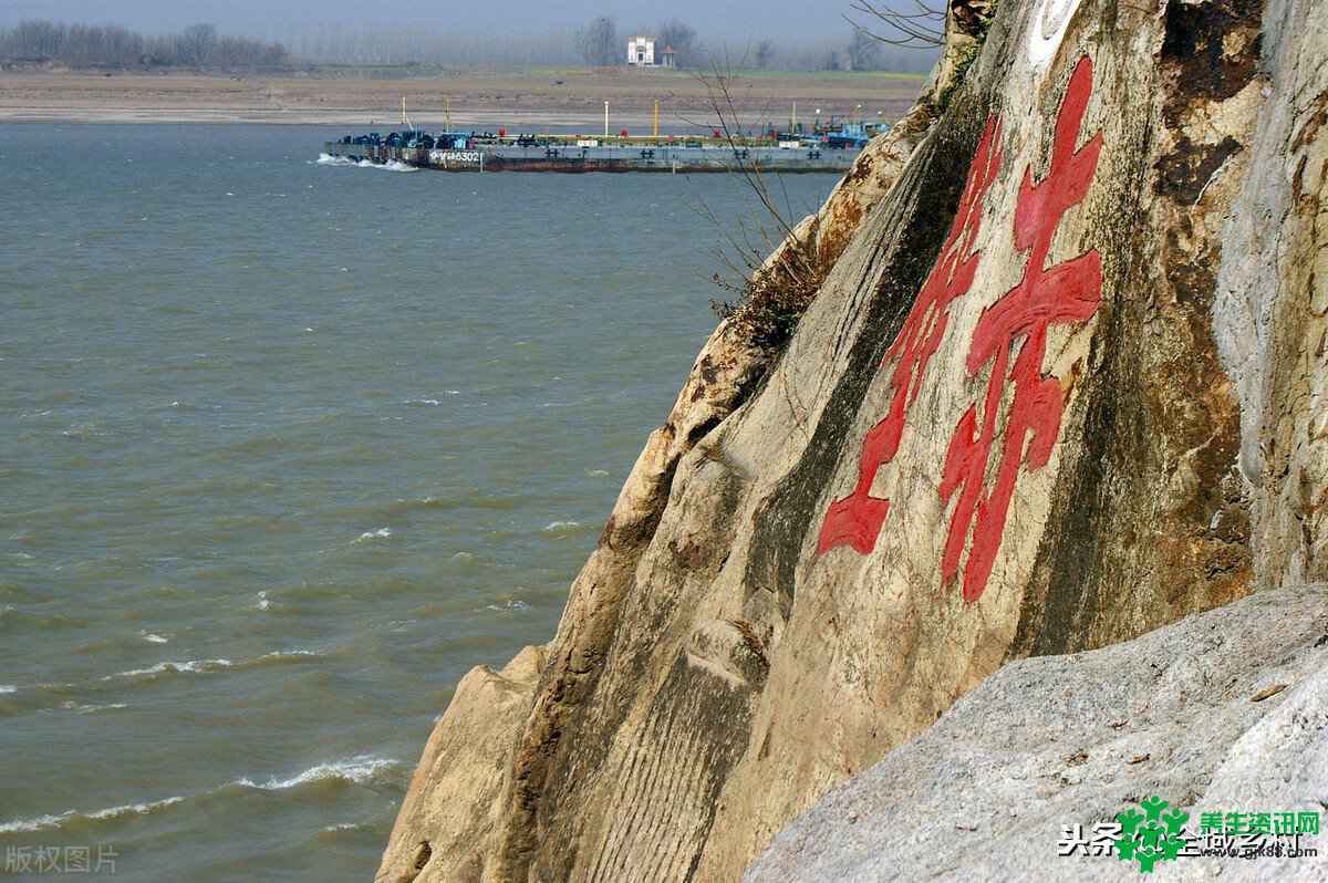 湖北旅游景点推荐：首推神农架，其次武当山，最后凭吊赤壁古战场